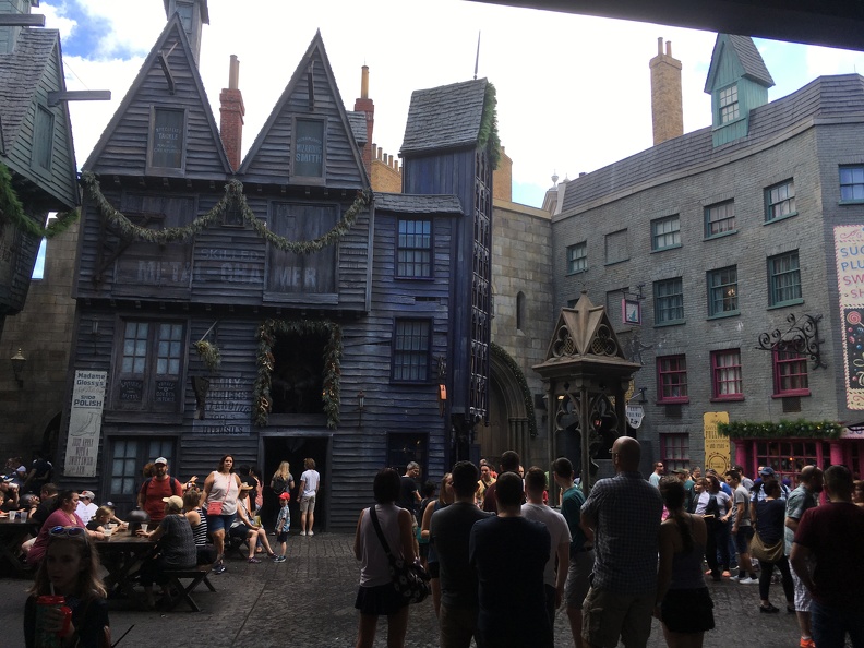 Harry Potter Diagon Alley.jpeg